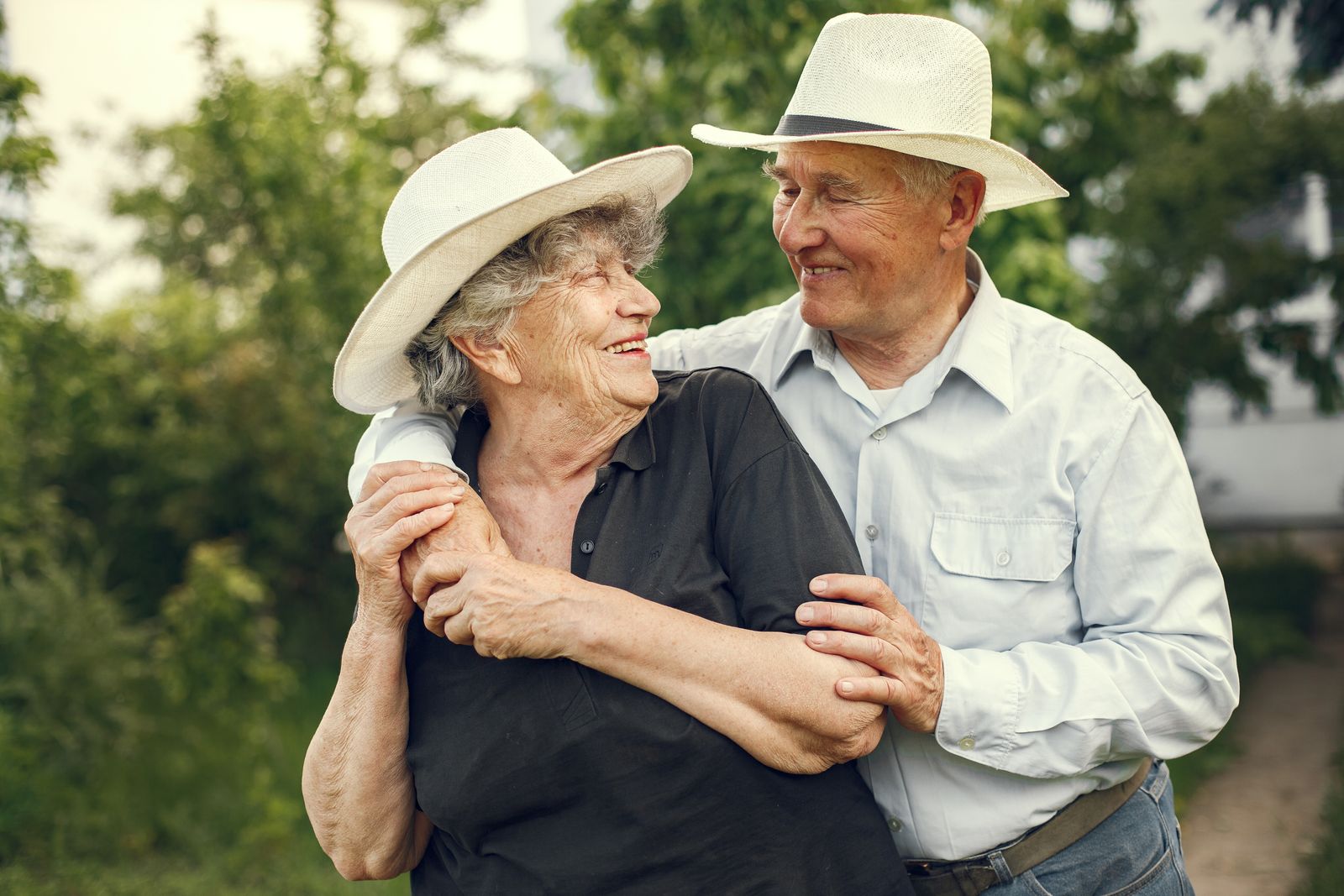 Hybrid Life Insurance: The Policy That Pays You While You're Alive